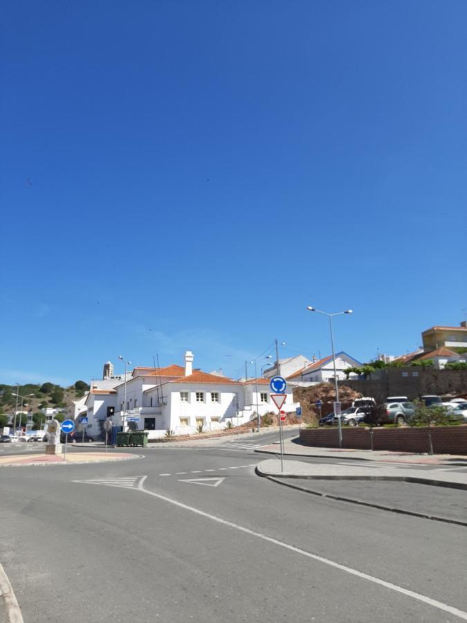 شقة Santiago do Cacém  في Alojamento Ferreira - Apartamento A المظهر الخارجي الصورة